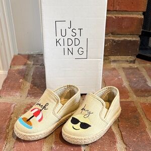 Kids Just Kidding Beige Slip-On Shoes with whimsical design Size 7